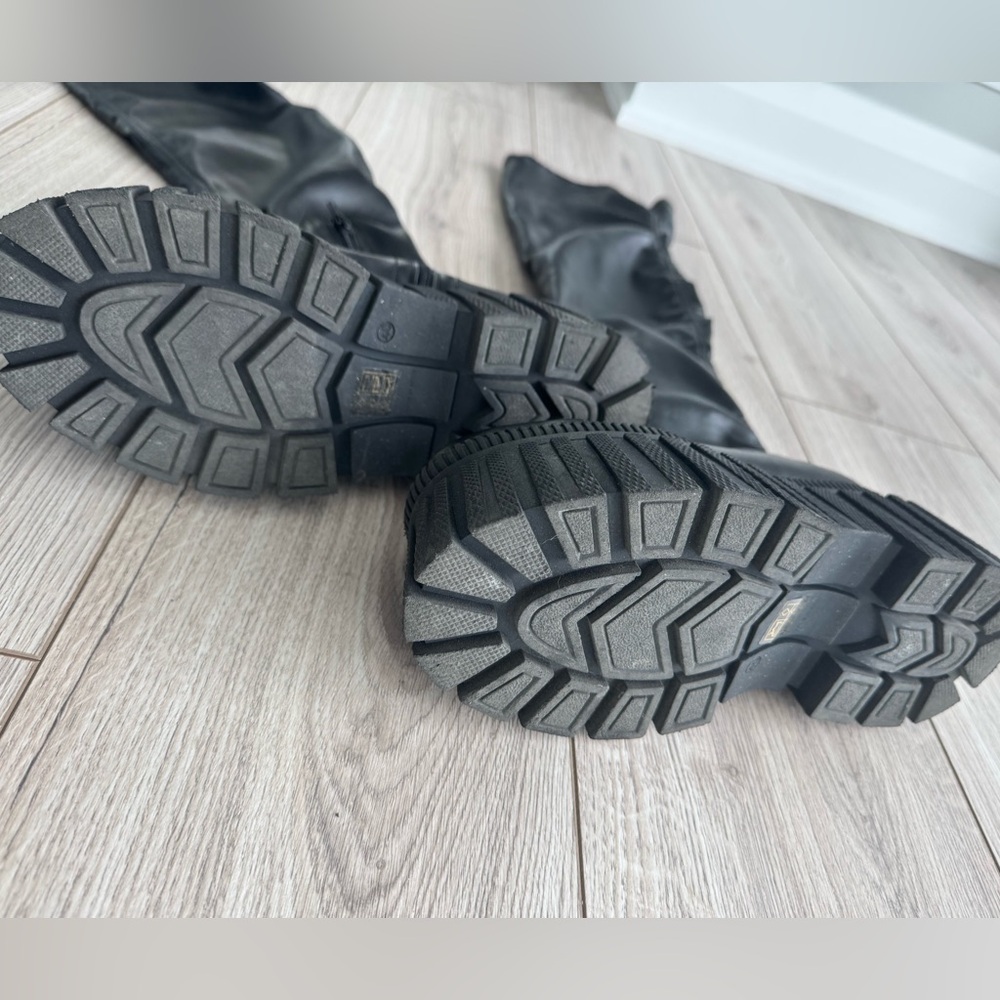 Letar Black Stretch Boots - Picture 12 of 13